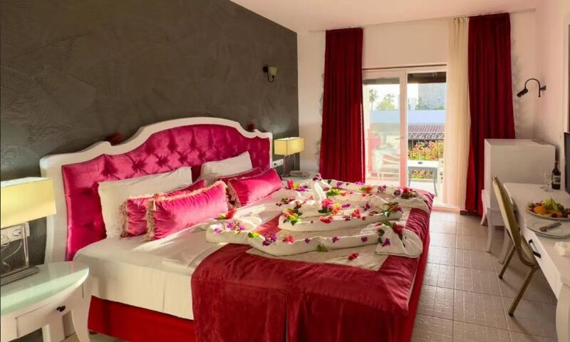 TİANA BEACH RESORT HOTEL 3 GECE 4 GÜN