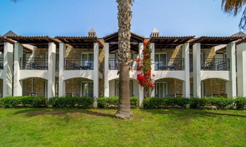 TİANA BEACH RESORT HOTEL 3 GECE 4 GÜN